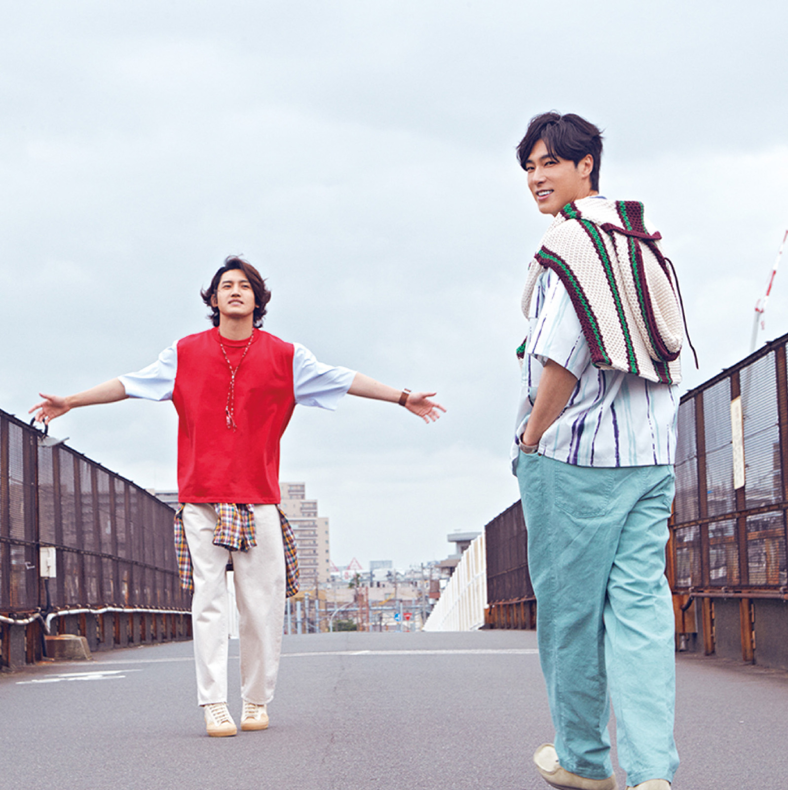東方神起 2年半ぶりに日本シングル「UTSUROI (うつろい)」をリリース