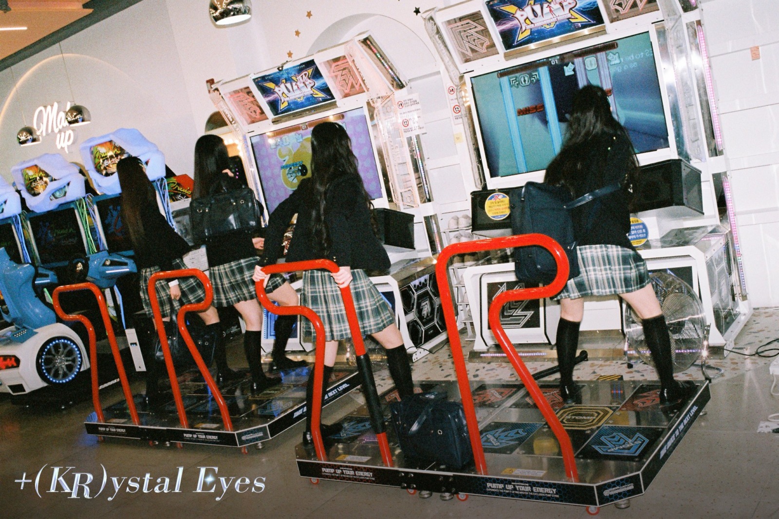 tripleS +(KR)ystal Eyes 「AESTHETIC」
tripleS +(KR)ystal Eyes 「Cherry Talk」
tripleS / +(KR)ystal Eyes (クリスタルアイズ)
ユン・ソヨン (Yoon Seoyeon / 윤서연)
キム・スミン (Kim Soomin / 김수민)
キム・チェヨン (Kim Chaeyeon / 김채연)
イ・ジウ (Lee Jiwoo / 이지우)